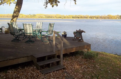 Baudette House | Lake of the Woods-Rainy River Waterfront Home. Fall and Winter Walleyes Await!