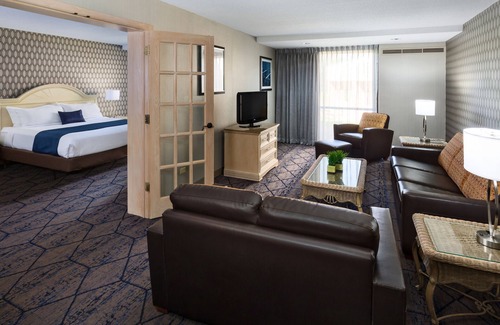 Okoboji Hotel | Lake Okoboji Resort & Conference Center