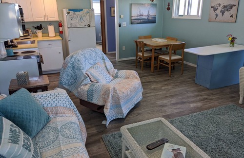 Fancher Cottage | Lake Ontario - 1 Bedroom Between Rochester and Niagara Falls