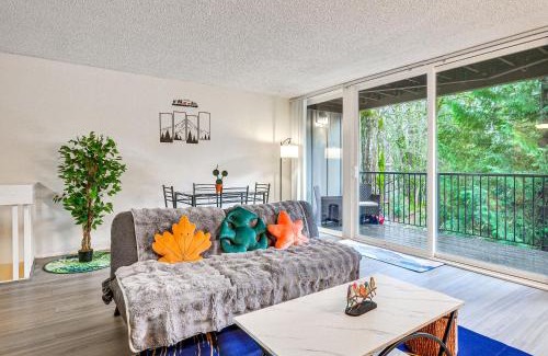 Mount Park Apartment | Lake Oswego Condo with Balcony, 3 Mi to the Water!