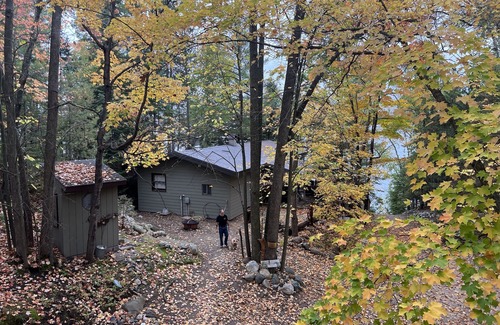 Grand Rapids Cabin | Lake Pokegama recreational cabin with private sandy beach and diving platform.