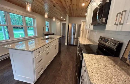Westford House | Lake Pymatuning Getaway
