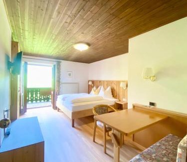 Carezza Bed & Breakfast | LAKE & RIVER Hotel