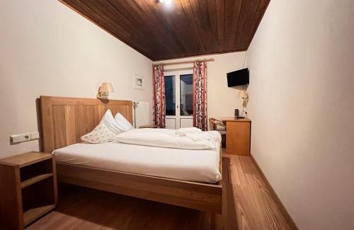 Carezza Bed & Breakfast | LAKE & RIVER Hotel