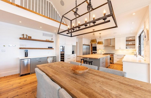 Muskoka Lakes Cottage | Lake Rosseau! New Build! 7 Bedrooms, 6 Bath!, Luxury Family Getaway!