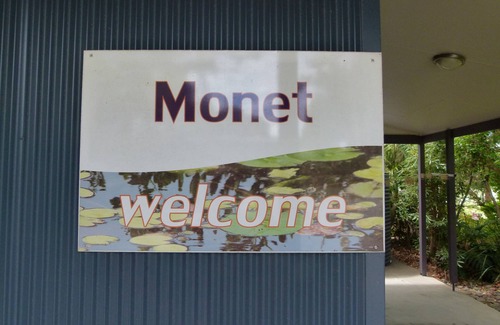 Emerald Beach Cottage | Lake Russell Lakeside Retreat - Monet Cottage