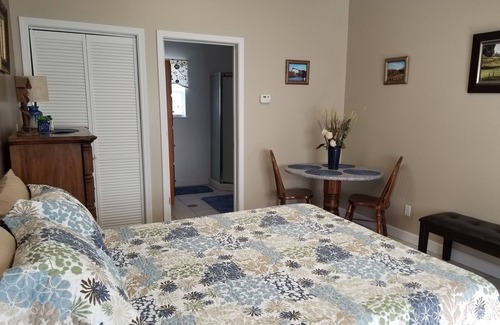 Lakewood Other | LAKE SHELBYVILLE FARMHOUSE. 5 minutes from Lake Shelbyville. SLEEPS 9