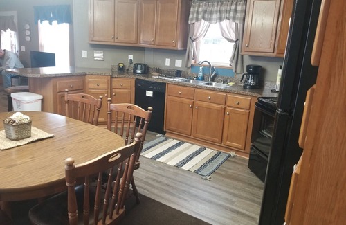 Lakewood House | LAKE SHELBYVILLE PRIVATE FISHING GET-AWAY