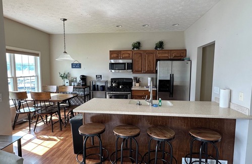 Dale House | Lake Shore Retreat @ Silver Lake
