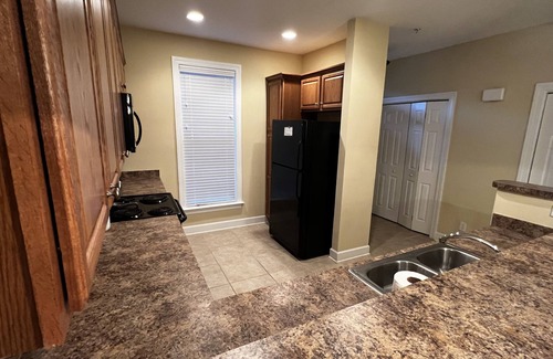 Santee Condo | Lake Side Condo Getaway