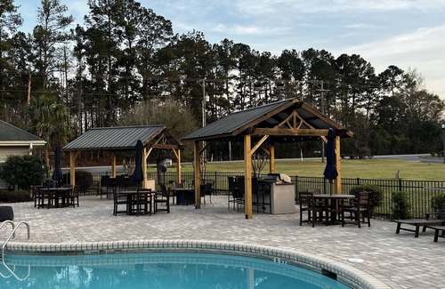 Santee Condo | Lake Side Condo Getaway