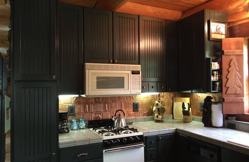 Brevard Cabin | Lake Side-Log Cabin-Cozy-Quiet-Brevard-Asheville-Hendersonville