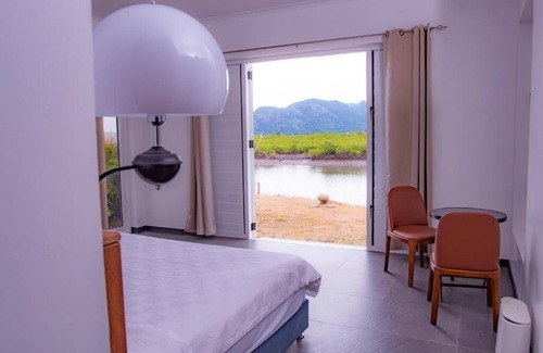 Nadi Villa | Lake Side Villa Your Fiji holiday Luxury home,private,Convinence