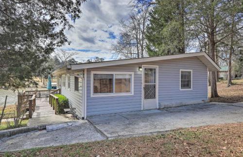 Milledgeville House | Lake Sinclair Cottage with Deck and Boat Dock!