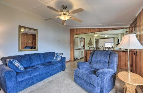 Milledgeville House | Lake Sinclair Cottage with Deck and Boat Dock!