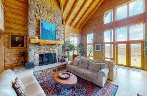 Glenwood Springs House | Lake Springs Luxury