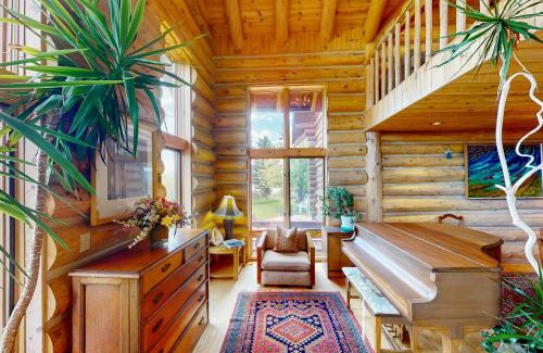Glenwood Springs House | Lake Springs Luxury