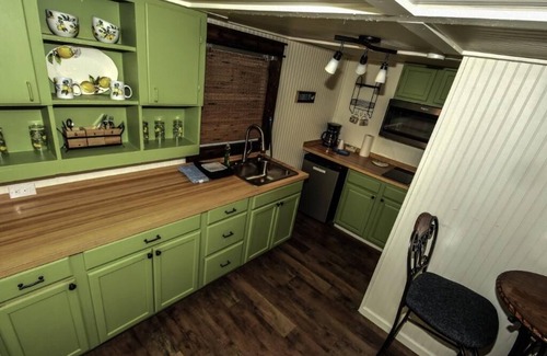 Mead Cabin | Lake Texoma cabin Sunshine Suite