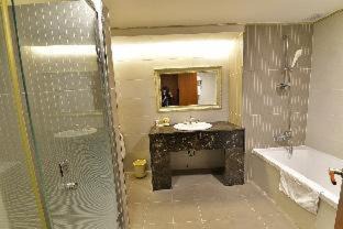 Seokchon-dong Hotel | Lake Tourist Hotel