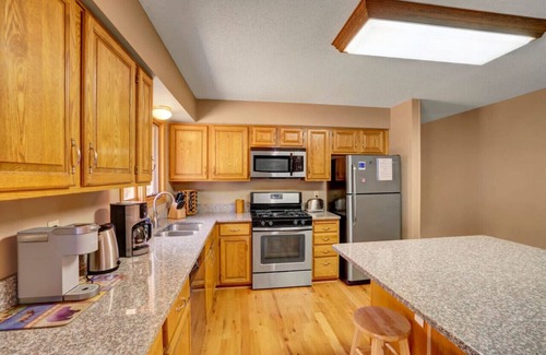 Woodbury House | Lake trail access, shops nearby, serene home