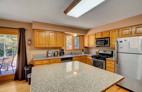 Woodbury House | Lake trail access, shops nearby, serene home