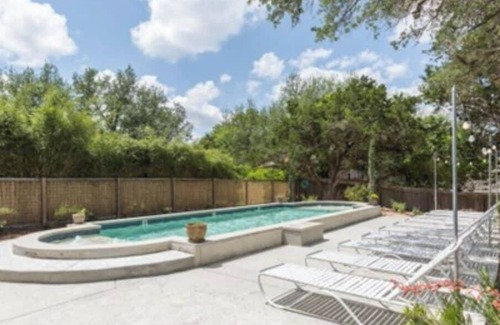 Apache Shores House | Lake Travis Estate W/ Awesome Pool & Outdoor Area!