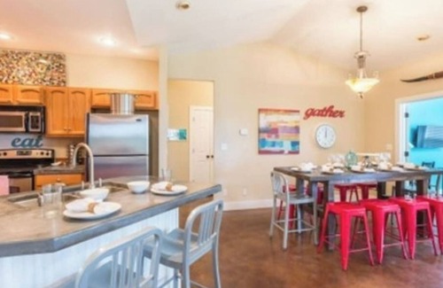 Apache Shores House | Lake Travis Estate W/ Awesome Pool & Outdoor Area!