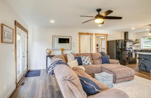 Hayden Lake Apartment | Lake-View Apt with Furnished Deck in Hayden!
