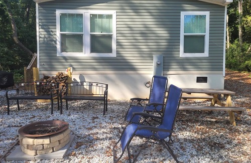 Martin House | Lake view charming 2-bedroom house with WiFi in Martin.