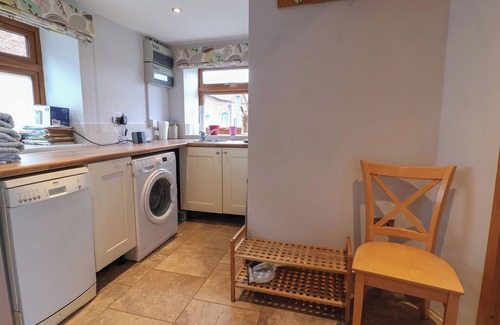 Market Drayton Cottage | Lake View Cottage