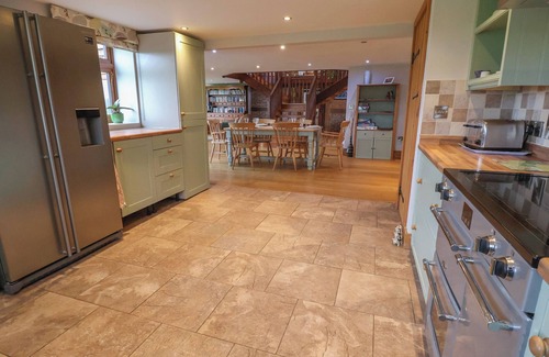 Market Drayton Cottage | Lake View Cottage