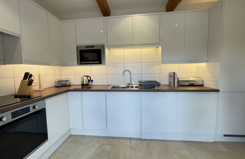 Thornthwaite Cottage | Lake View Cottage - an apartment that sleeps 4 guests in 2 bedrooms