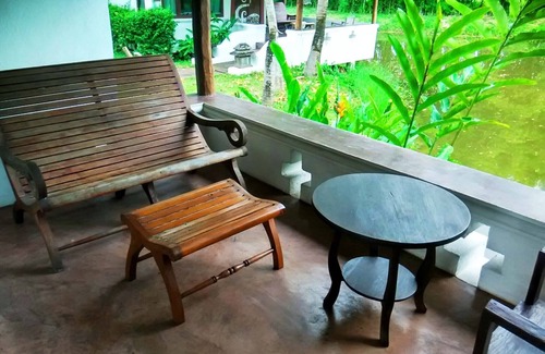 Choeng Doi Cottage | Lake view cottage w/pantry, FREE bikes & pool