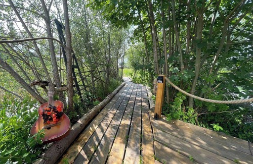 Horni Podluzi Cabin | Lake view Dome Sleeps 6 -Hot tub -Fireplace