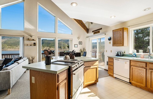 Rockaway Beach House | Lake view getaway steps from beach with WiFi & private washer/dryer - dogs ok