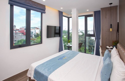 Thuy Khue Hotel | Lake View Hotel