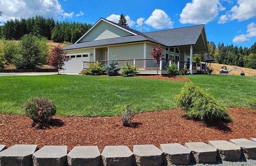 Cottage Grove House | Lake View House