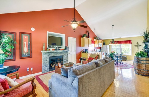 Taylorsville Cottage | Lake-View Kentucky Getaway w/Resort Amenities!
