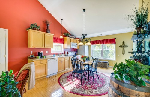 Taylorsville Cottage | Lake-View Kentucky Getaway w/Resort Amenities!
