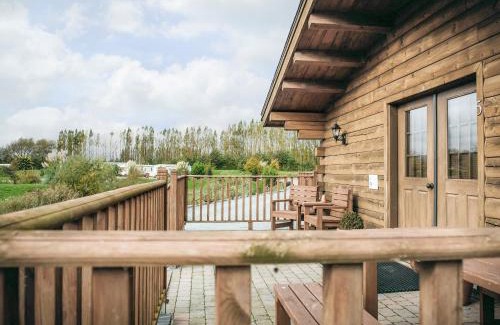 Wrangle House | Lake View Lodges - 25072