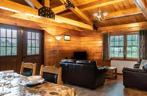 Wrangle House | Lake View Lodges - 25076