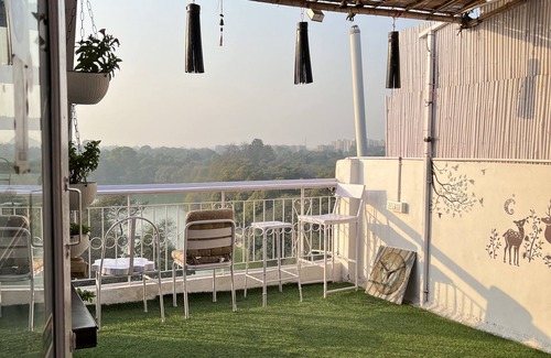 Hauz Khas Village Apartment | Lake View Studio Retreat
