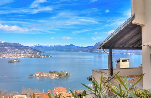 Carciano House | Lake View Terrace Over The Borromean Isla