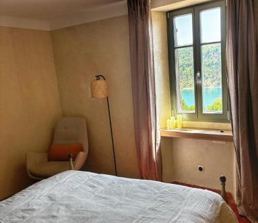 Bauduen Apartment | Lake View with Private Terrace