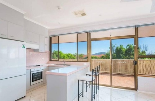 Greenway Apartment | Lake Views, Large Balcony, Full Kitchen, Washer and Dryer