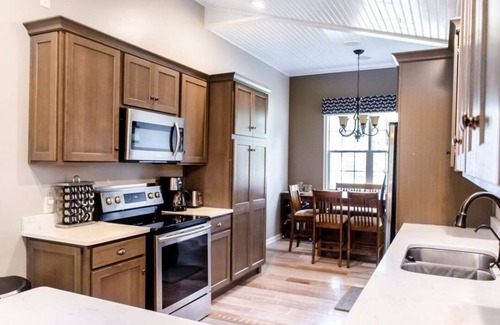 Syracuse House | Lake Wawasee Channel front Home away from Home!
