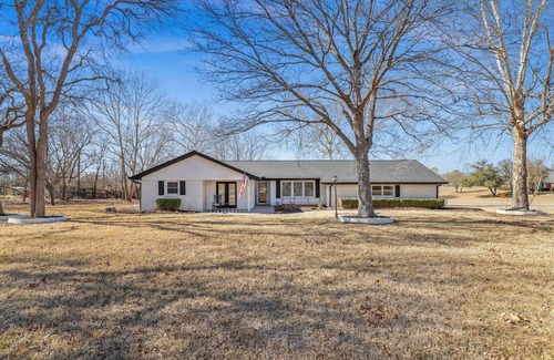 Weatherford House | Lake Weatherford Home - bring the Kids, RV & Boat