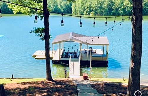 Lineville House | Lake Wedowee Pinewood Retreat.Location.Location.Location.