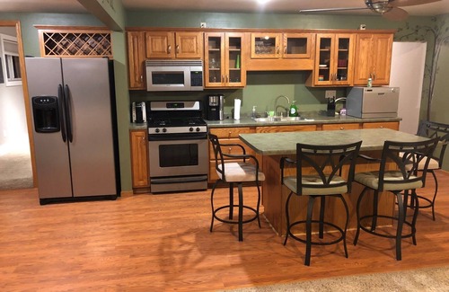 Van Dyne House | Lake Winnebago Waterfront Cottage W/Hot Tubn[2 King; 1 Queen]