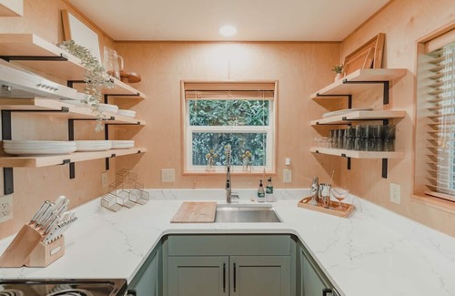 Lakebay Cabin | Lakebay Getaway · Lakebay Getaway: Peaceful Cabin Retreat In Woods